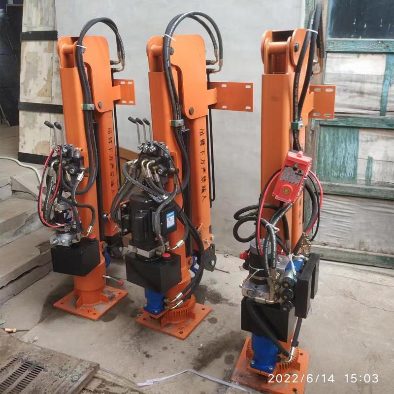 新园乡重汽蓝牌随车吊 3.2吨 国六动力强 液压驱动 农用自卸起重机